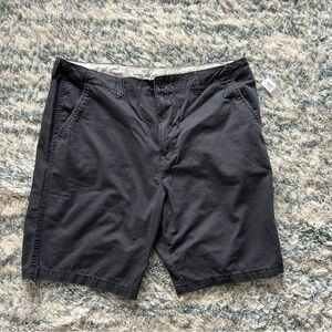 Old Navy Men's Lived-In Straight Dark Gray Flat Front Shorts - size 42
